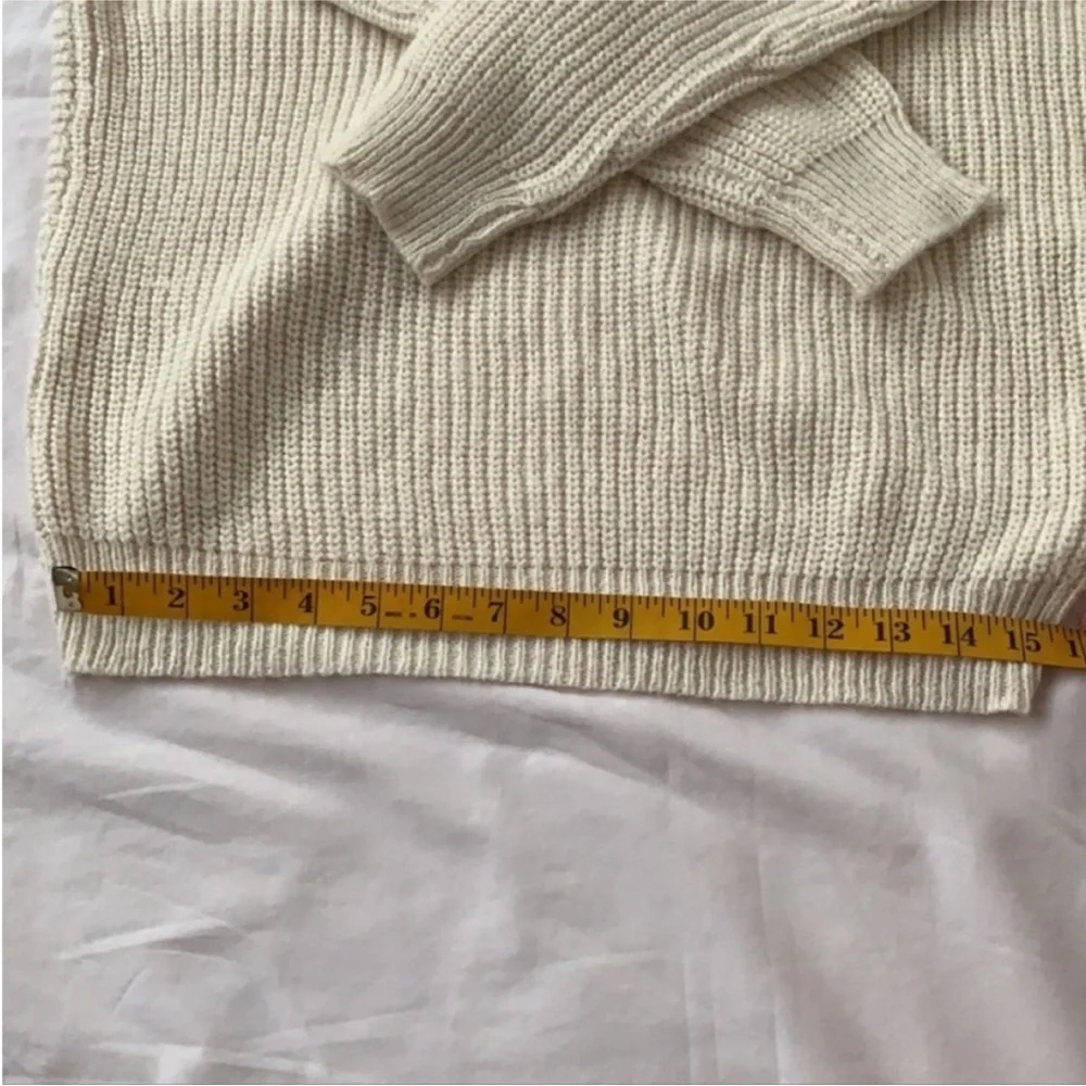 NWOT Crisscross/V neck reversible sweater, ivory, Size M - Picture 10 of 11